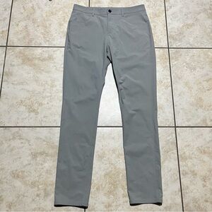 VUORI Meta V430 Pants Gray Men's Size 32x32 Performance Golf Stretch Tapered